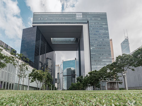 行人橫穿高速造成交通事故能否追究其刑事責任