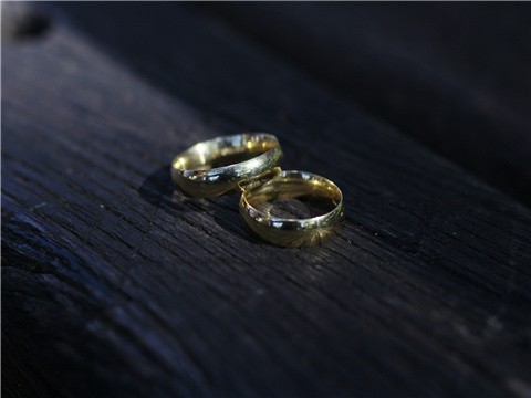 代理人提起的離婚訴訟案審理有什么不同