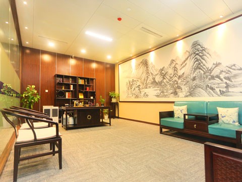 老百姓建了一個住房，當地鄉政府進行阻攔，說規劃審批的移位問題不讓建